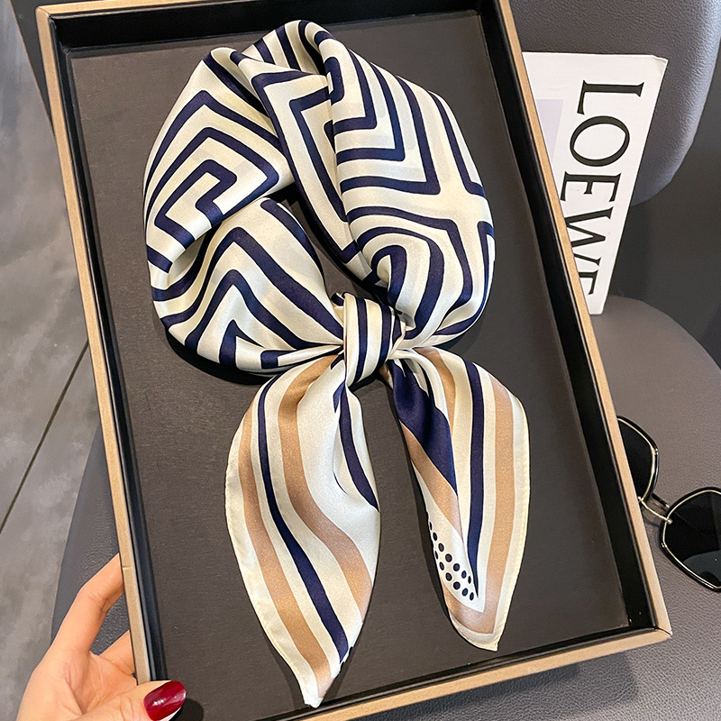 Luxury Brand Neckerchief Sprin - Wrist Wraps 评论和价格
